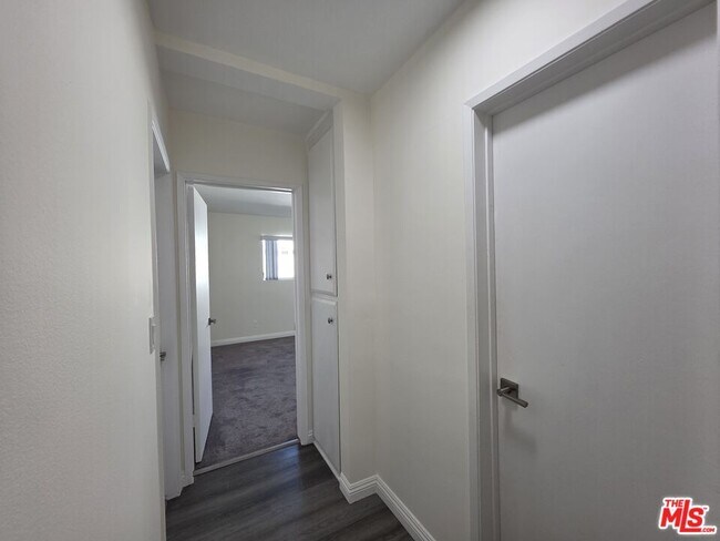 Building Photo - 517 N Francisca Ave