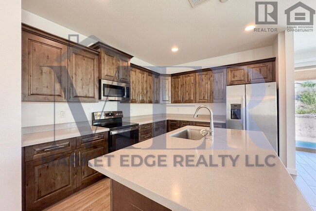 Building Photo - 2Bed/2Bath Gated Turnkey Home in Wickenburg! Ready for Immediate Move-In! -- 4 CAR GARAGE!