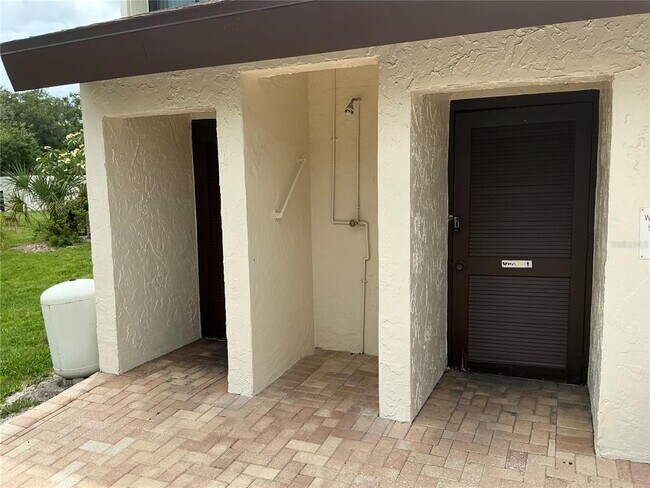 Building Photo - 2207 Belleair Rd