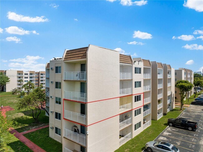 Building Photo - 6940 Miami Gardens Dr