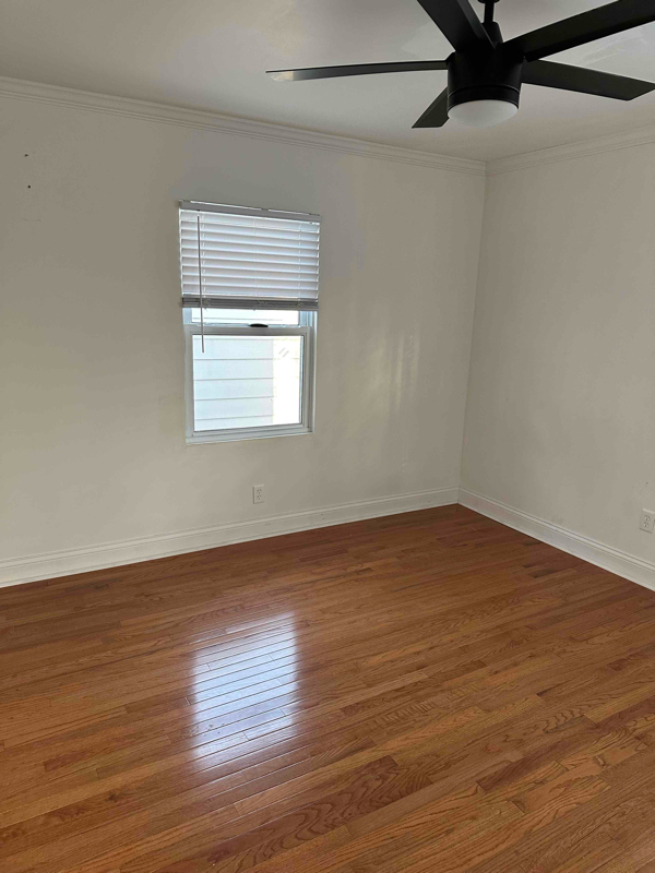 Building Photo - 336 E Siebenthaler Ave