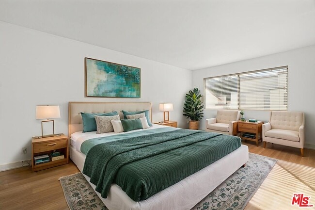 Building Photo - 1722 Palisades Dr