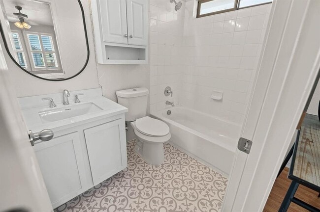 Building Photo - 4627 Senda Ln
