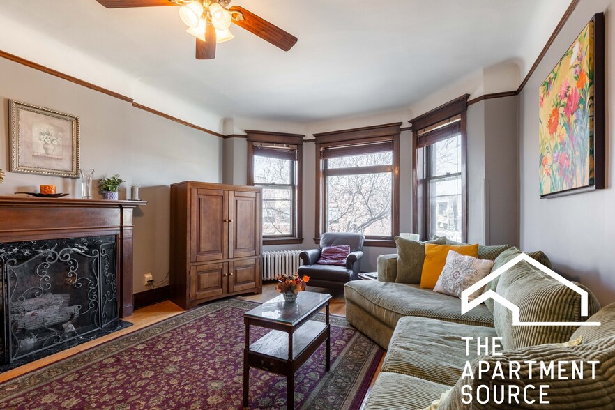 Primary Photo - 825 W Diversey Pky