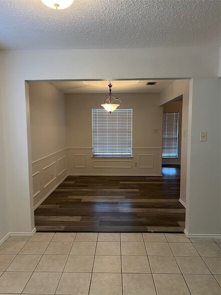 Building Photo - 1706 Oxford Dr
