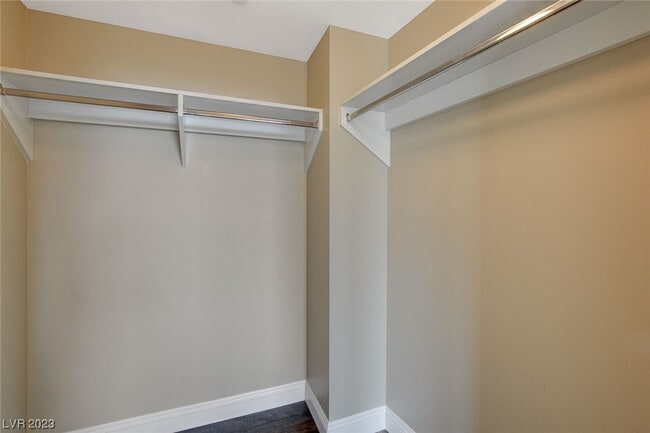 Building Photo - 222 Karen Ave