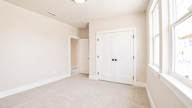 Building Photo - 5608 S Rosalia Wy