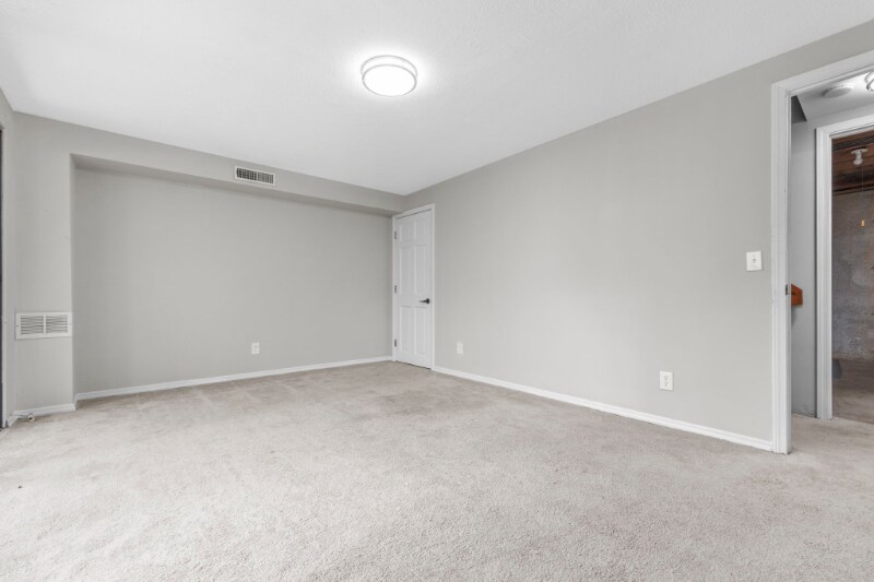 Building Photo - 1013 Fairways Dr