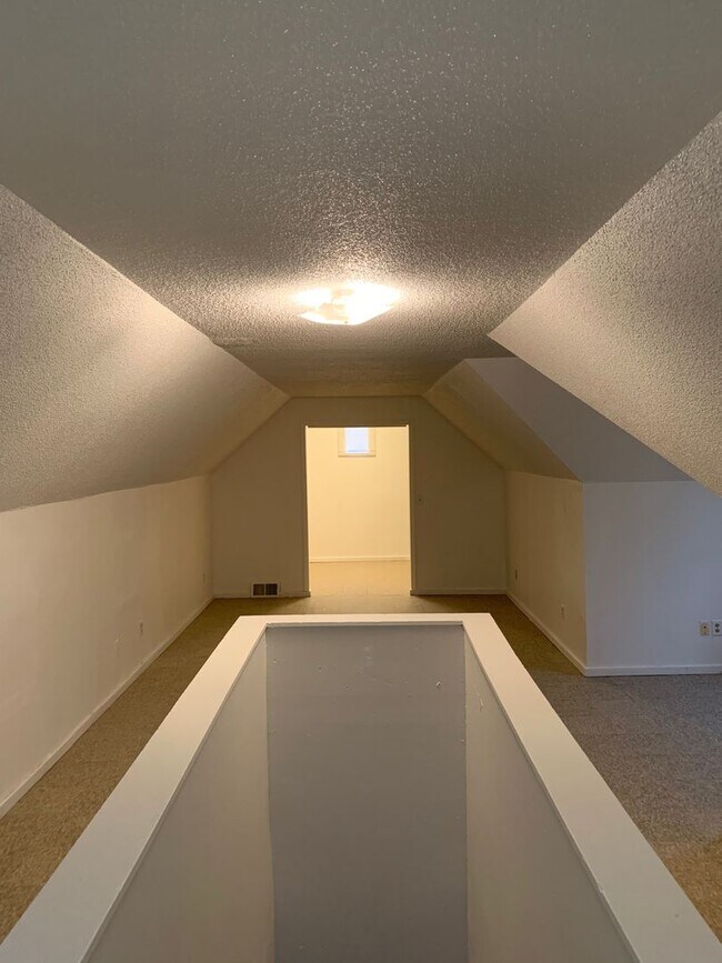 Building Photo - Beautiful 6 bedroom house in Minneapolis!!