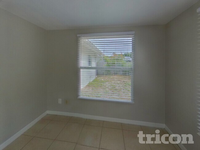 Building Photo - 2529 Brentwood Dr