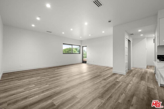 Building Photo - 1290 1/2 South Sherbourne Drive Apt #1920, Los Angeles, CA 90034 - 5 BR 4 BA house