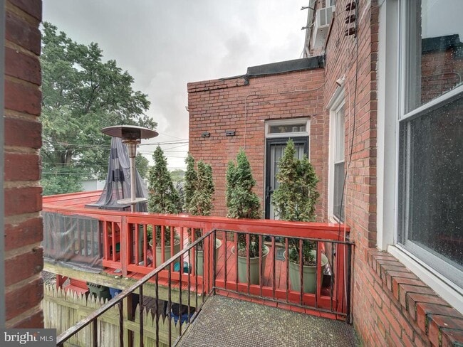 Building Photo - 2047 Griffis Ave