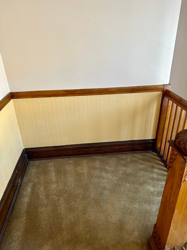 Building Photo - 5719 N Kenmore Ave