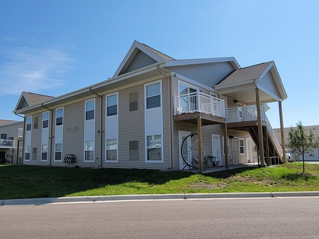 Building Photo - Le Sueur Meadows 2