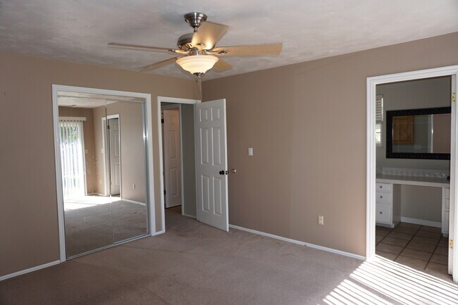 Building Photo - Quiet 5 Bedroom 3 Bath West Jordan Home