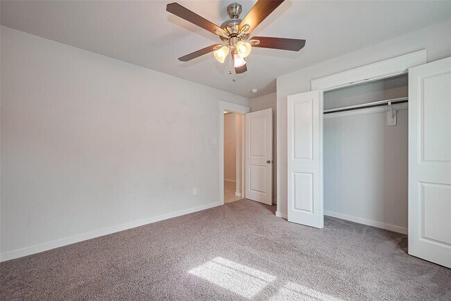 Building Photo - 16342 Rockdale Landing Dr