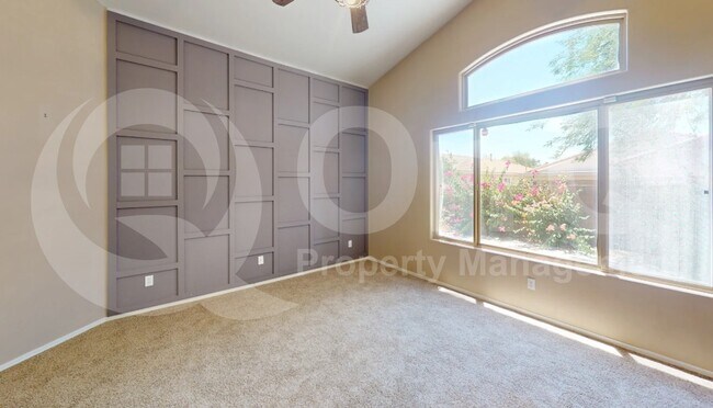 Building Photo - 579 W Tara Danette Dr