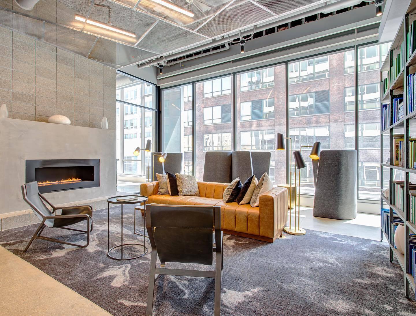 Building Photo - 611 S Wells St