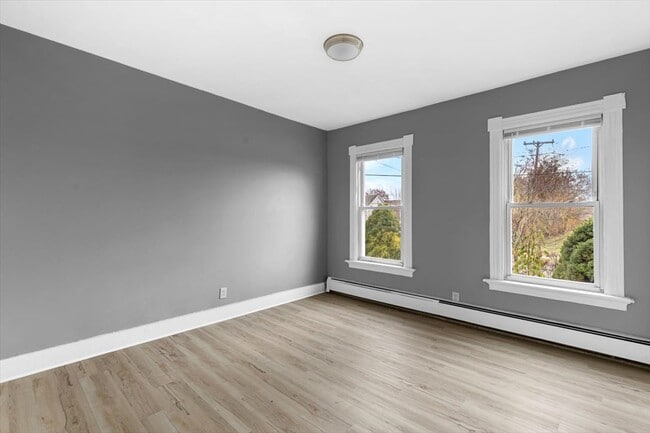 Building Photo - 55 Admiral St