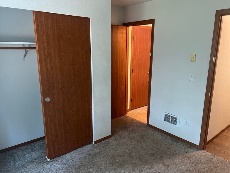 mainfloor bedroom acess to bathroom and laundry - 6223 54th Avenue Ct W
