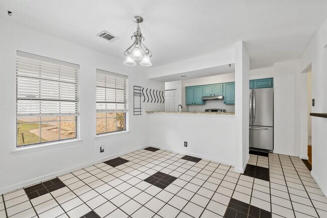 Building Photo - 805 Sabinas Ct