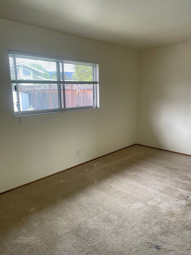 Building Photo - SARATOGA - Spacious Saratoga 3BR/2.5BA Home with Pool, Bonus Room & Beautiful Backyard