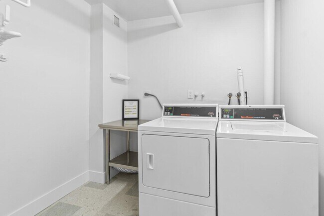 Building Photo - 4511 S Ocean Blvd