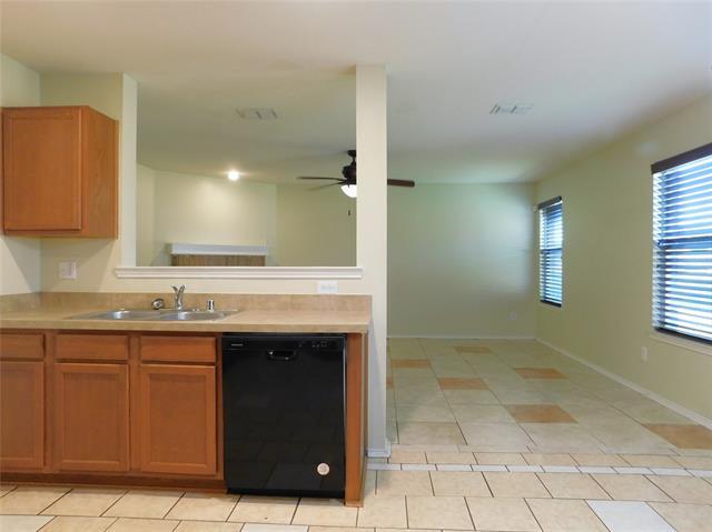 Building Photo - 2801 Saddle Dr