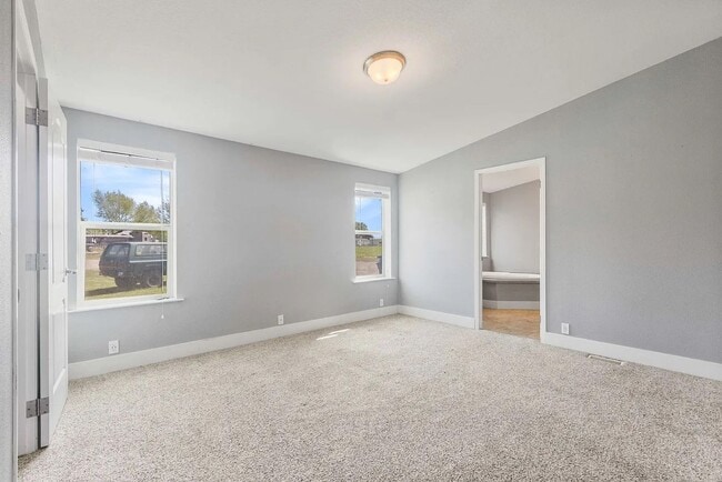 Building Photo - Country Oasis – Flexible Rental in Rexburg...