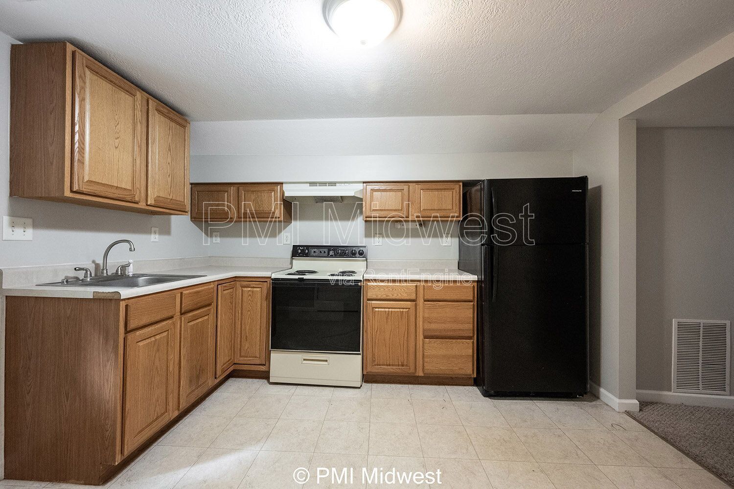 Building Photo - 395 E Main St