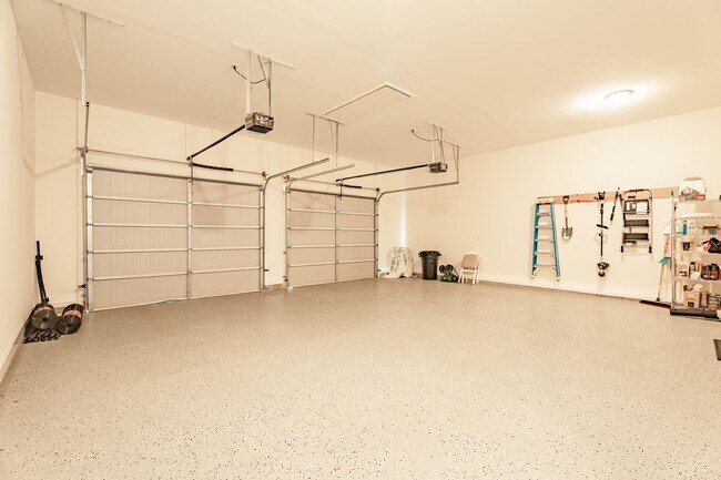 Building Photo - 760 Implement Rd