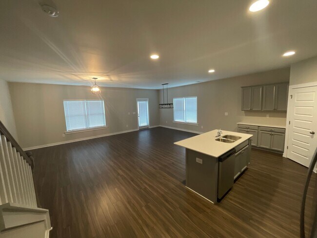 Building Photo - Home for Rent in Oak Grove, AL!!! Available to View Now!
