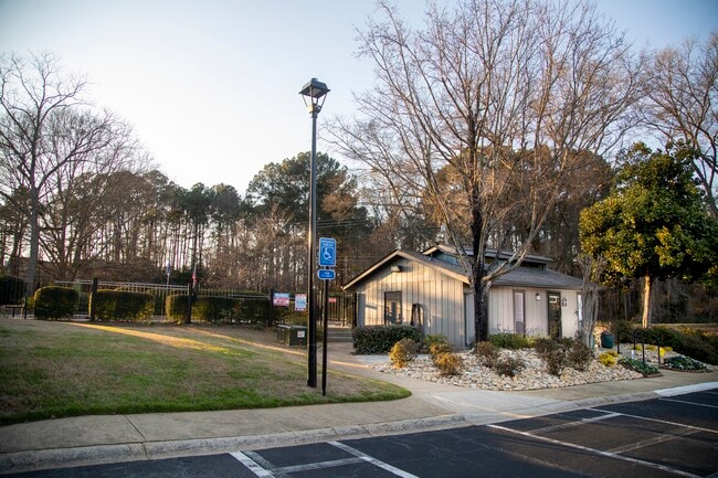 Building Photo - Pine Village North