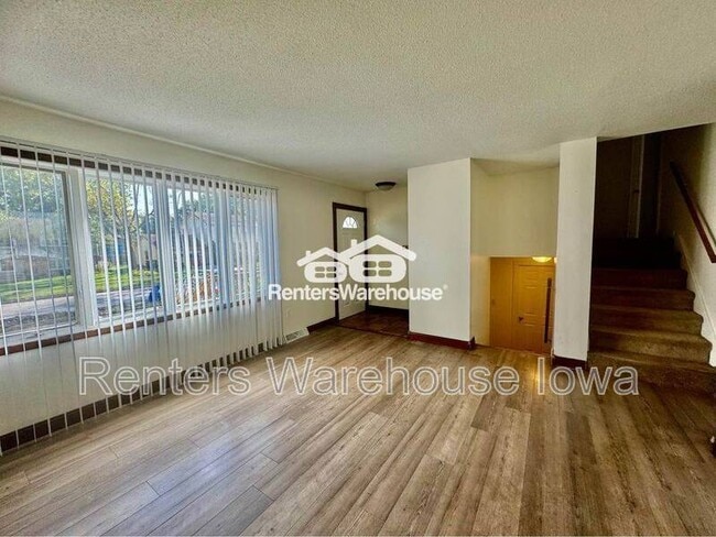 Building Photo - 275 Christopher Ave