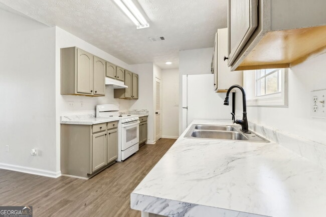 Building Photo - 410 Shenandoah Ct