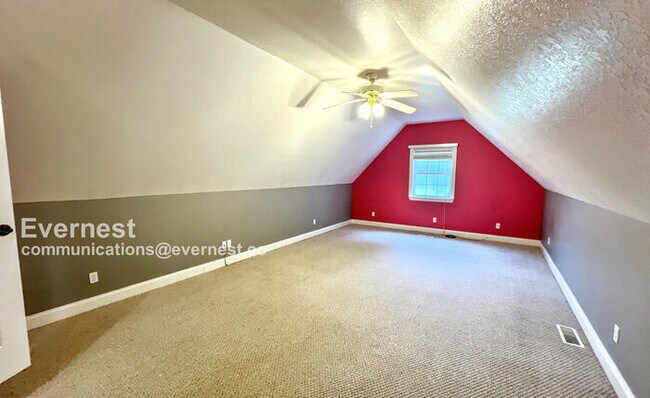Building Photo - 607 Castle Dr