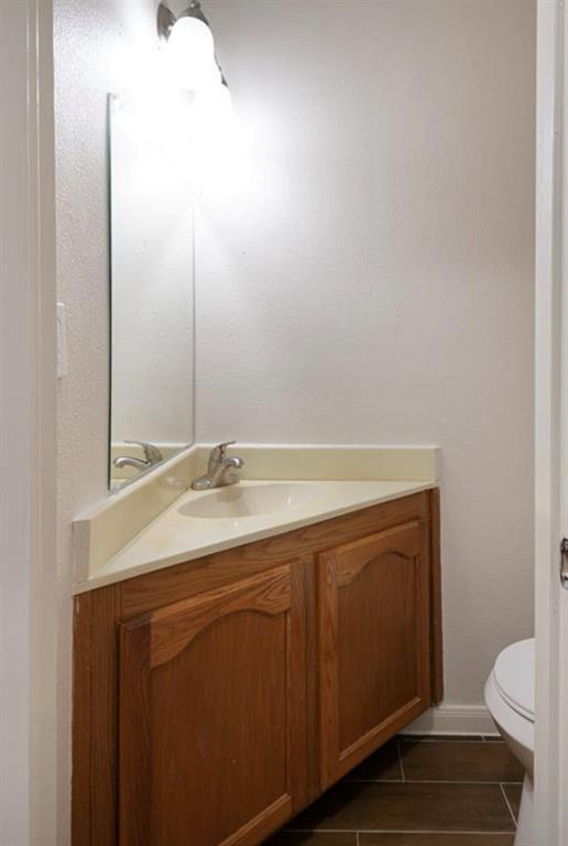 Building Photo - 7950 Grove Ridge Dr