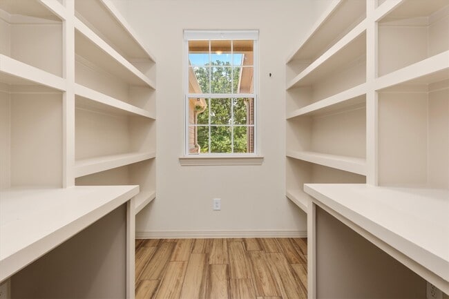 Building Photo - 24738 Roscommon Ln