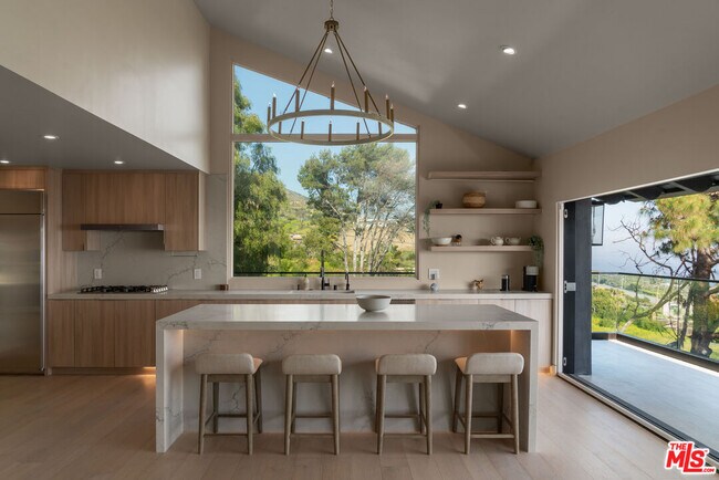 Building Photo - 4782 Encinal Canyon Rd