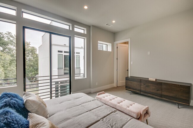 Building Photo - 1615 Wheeler Ave