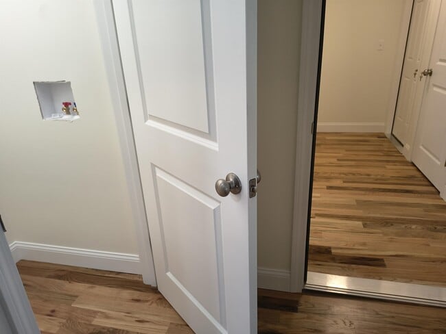 Building Photo - 386 Union Ave