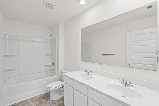 Building Photo - 166 Champlain Rd