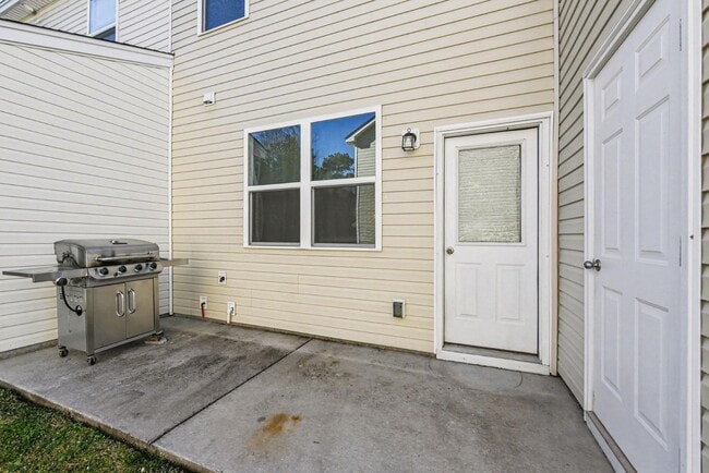 Building Photo - 188 Woodward Rd