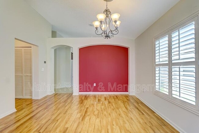 Building Photo - 608 Birchbark Trail