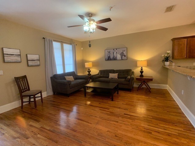 Building Photo - 415 St Francis St