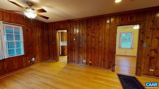 Primary Photo - 609 Wine Cellar Cir