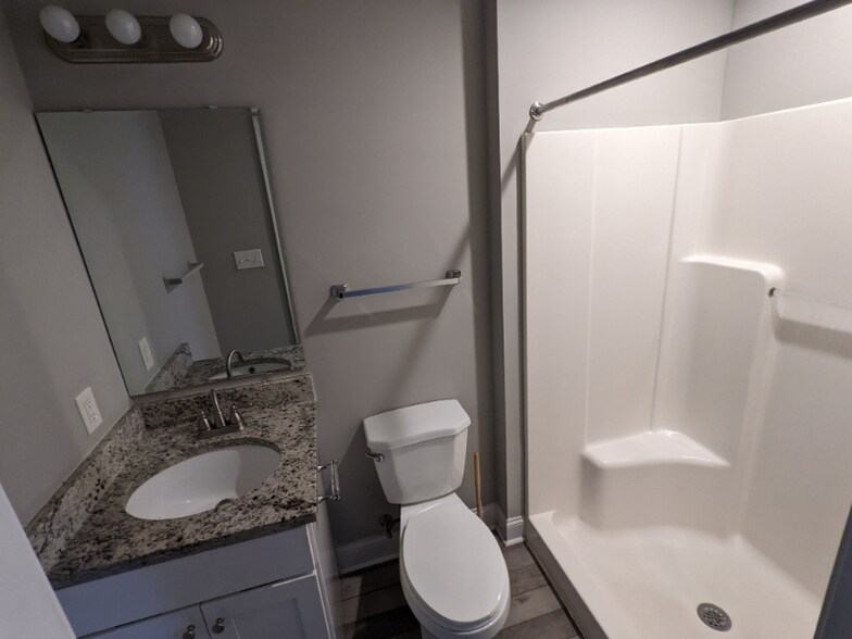 Building Photo - 5621 Button St