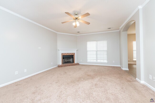 Building Photo - 100 Oldfield Ct