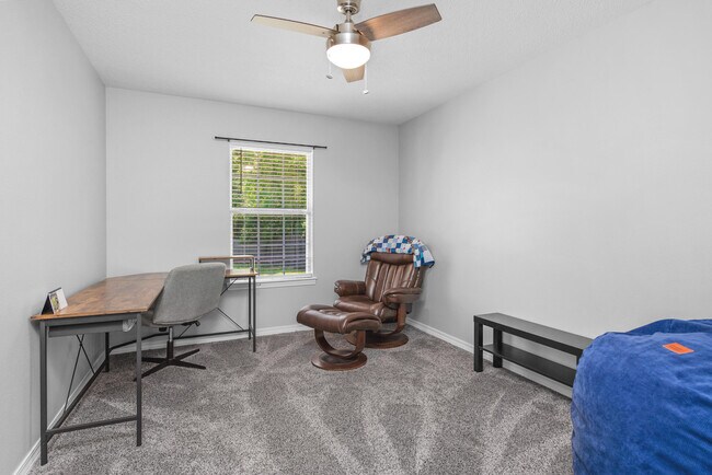 Building Photo - 2442 Raider Ln
