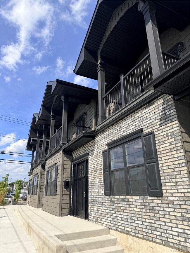 Building Photo - 1220 Doges Promenade
